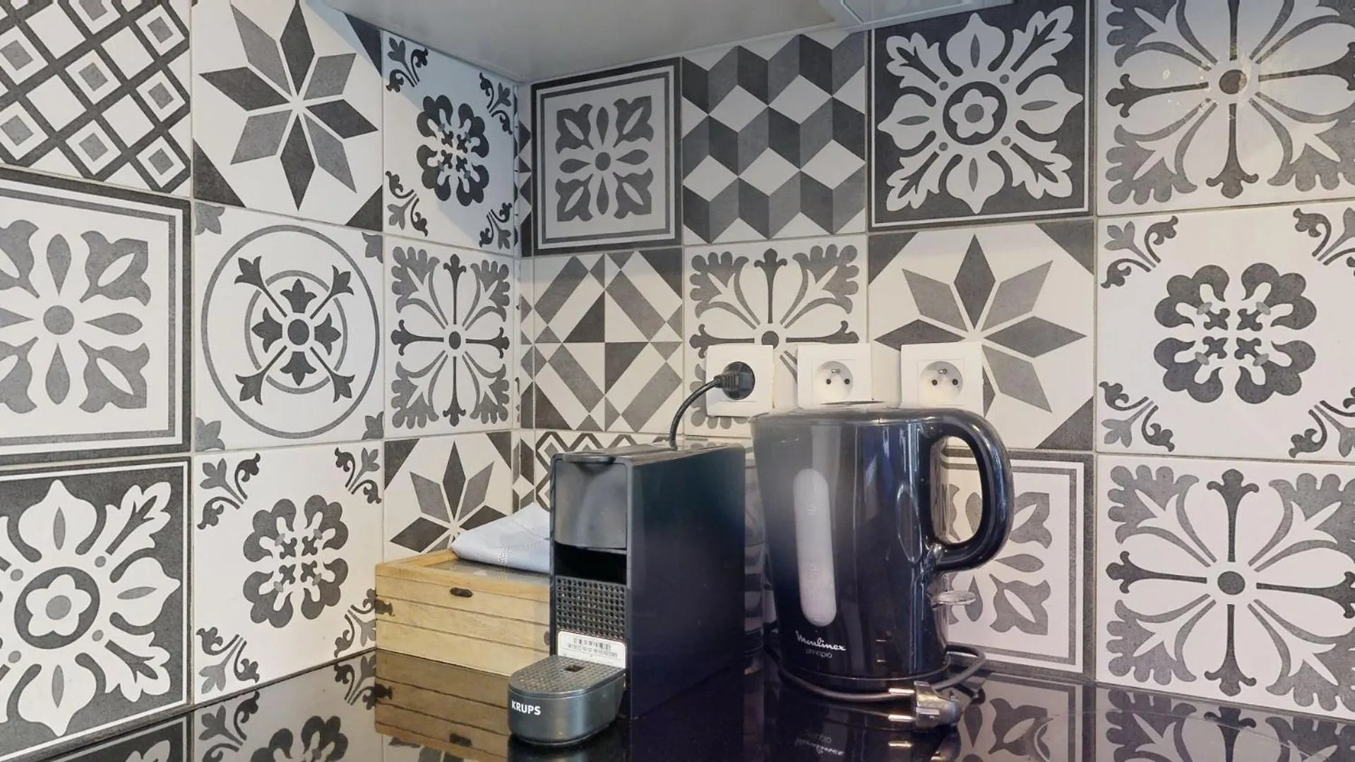Bluestay 11 - Charmant Studio Au Coeur De Paris 0*,  France